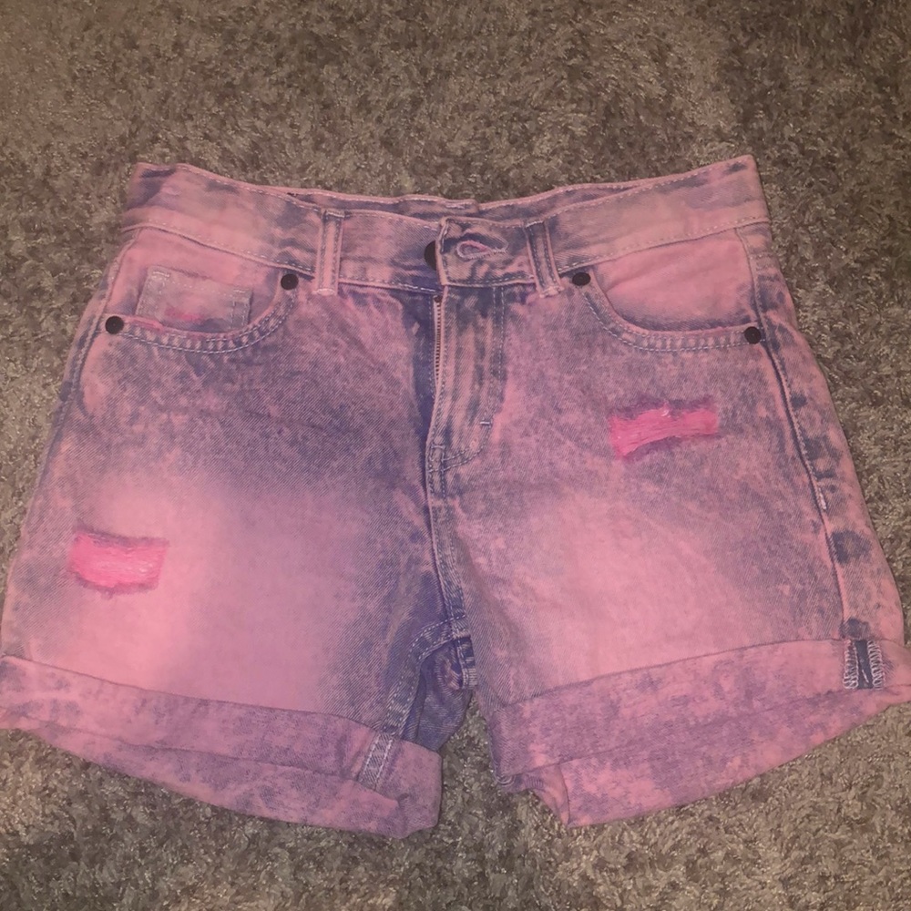 pink distressed levi shorts